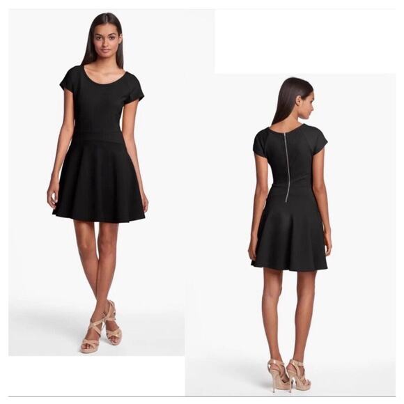 Diane Von Furstenberg Dresses & Skirts - Diane von Furstenberg LBD DELYSE Black Fit & Flare Mini Dress Exposed Zip Sz 10